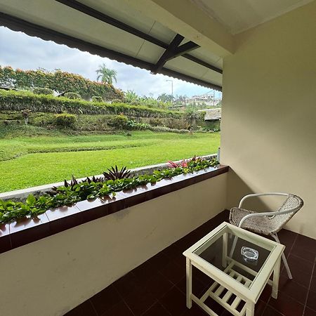 ควีนการ์เด้น โฮเต็ล Hotel บาตูราเดน ภายนอก รูปภาพ
