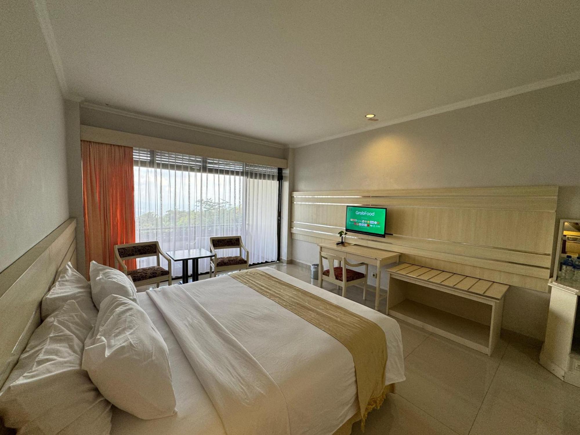ควีนการ์เด้น โฮเต็ล Hotel บาตูราเดน ภายนอก รูปภาพ