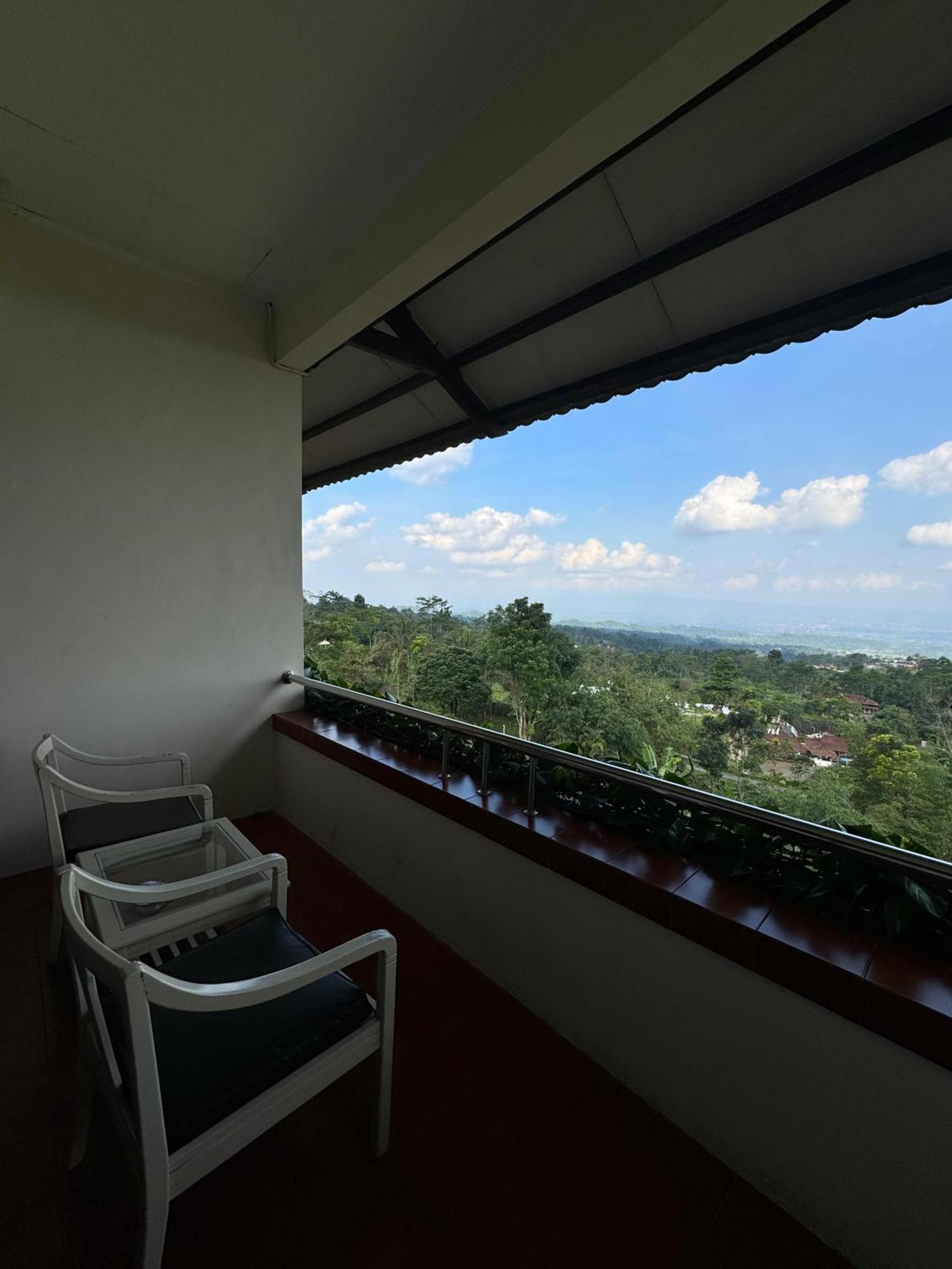 ควีนการ์เด้น โฮเต็ล Hotel บาตูราเดน ภายนอก รูปภาพ