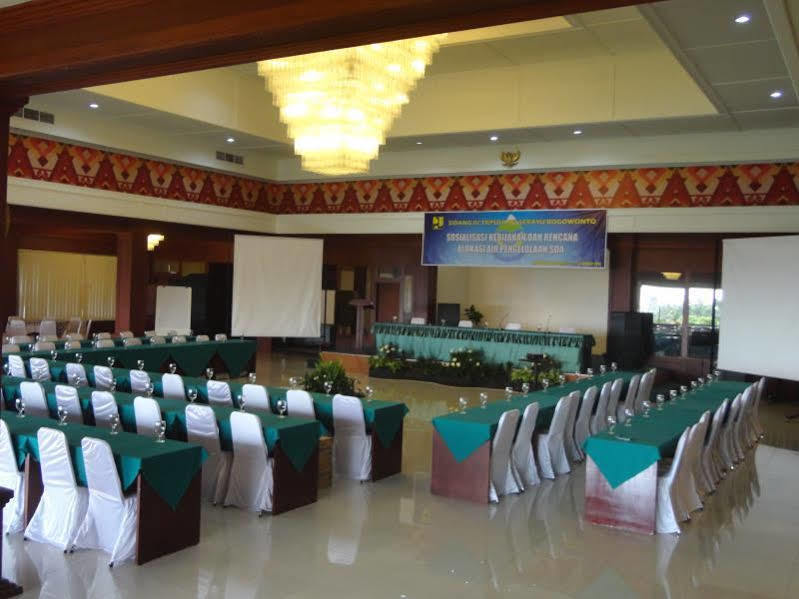 ควีนการ์เด้น โฮเต็ล Hotel บาตูราเดน ภายนอก รูปภาพ